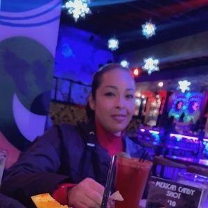 Meet your Posher, Faviola